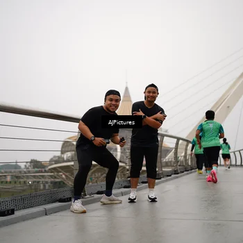 Runner Photo 8544022