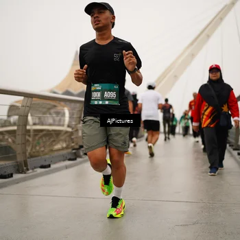 Runner Photo 8544150