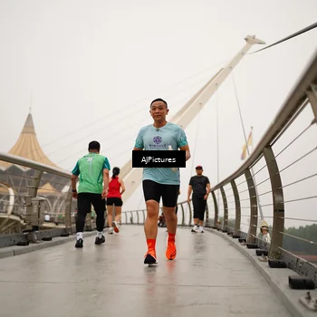 Runner Photo 8544246