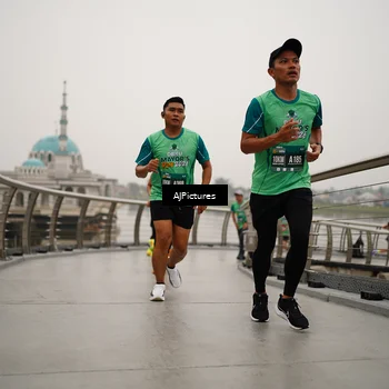 Runner Photo 8544326