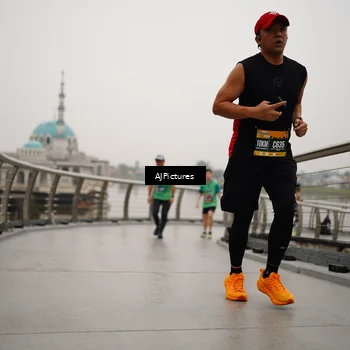 Runner Photo 8544336