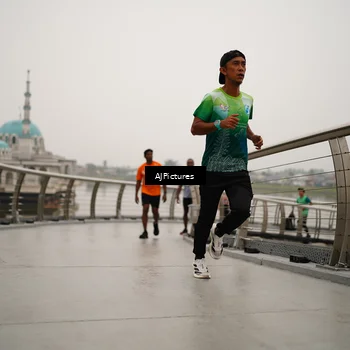 Runner Photo 8544345
