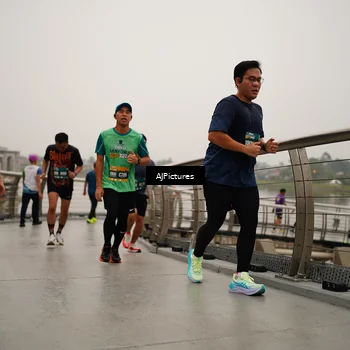 Runner Photo 8544360