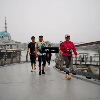 Runner Photo 8544389
