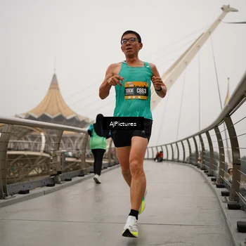 Runner Photo 8544400