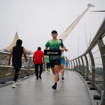 Runner Photo 8544408