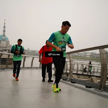 Runner Photo 8544427