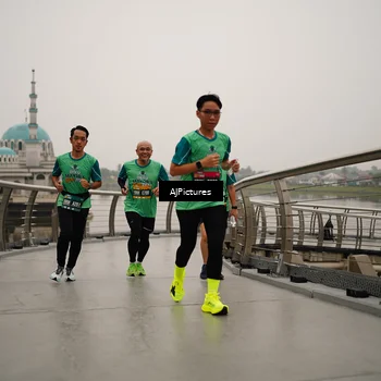 Runner Photo 8544445