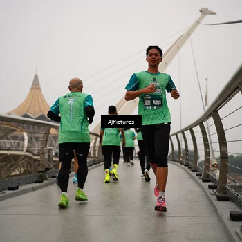 Runner Photo 8544446