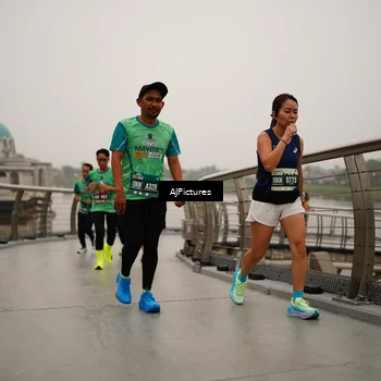 Runner Photo 8544478
