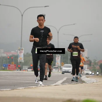 Runner Photo 8544575