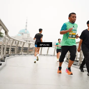 Runner Photo 8544584