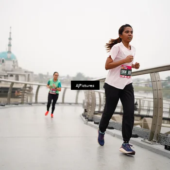 Runner Photo 8544737