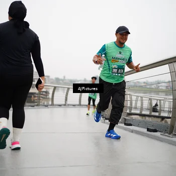 Runner Photo 8544811