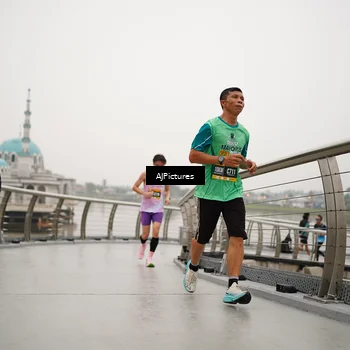Runner Photo 8544881