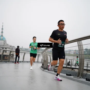 Runner Photo 8544913