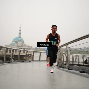 Runner Photo 8544945
