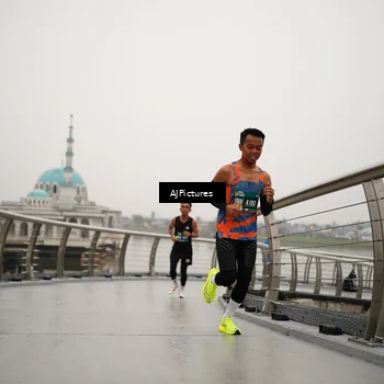 Runner Photo 8544947
