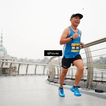 Runner Photo 8544975