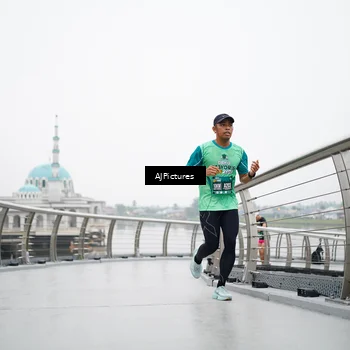 Runner Photo 8545001