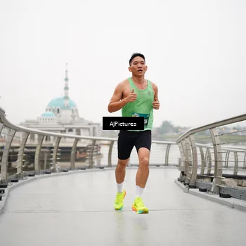 Runner Photo 8545040