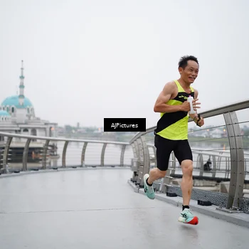 Runner Photo 8545082