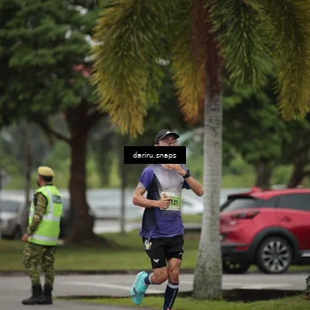 Runner Photo 8545810