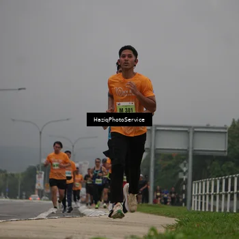 Runner Photo 8545849