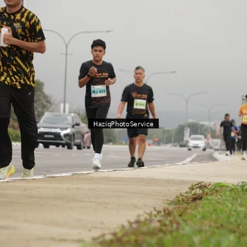 Runner Photo 8546074