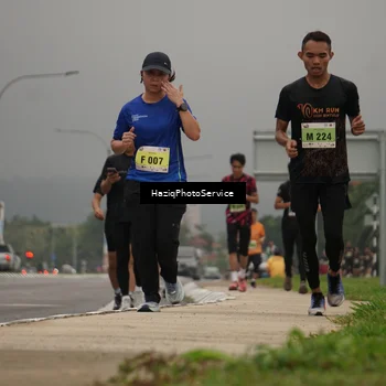 Runner Photo 8546239