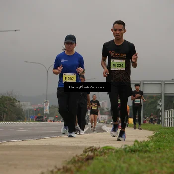 Runner Photo 8546246