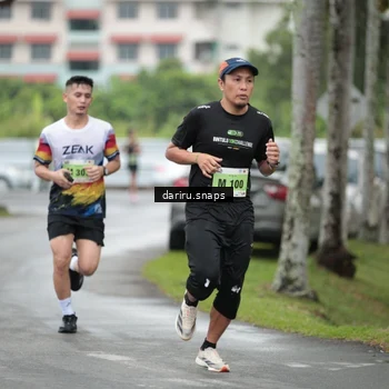 Runner Photo 8546735
