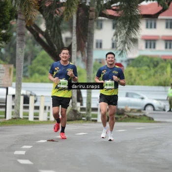 Runner Photo 8546754