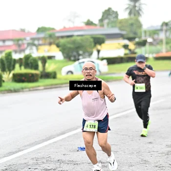 Runner Photo 8550013