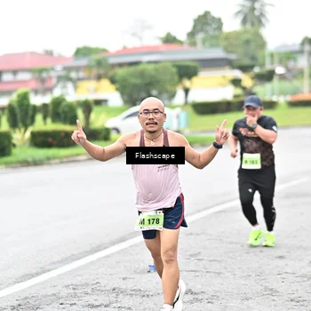 Runner Photo 8550016