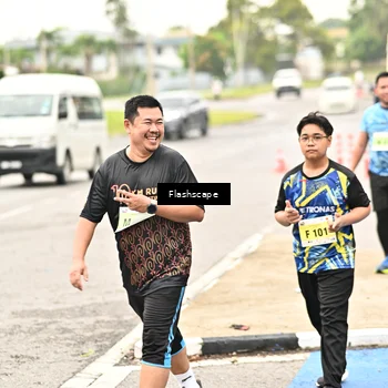 Runner Photo 8550211