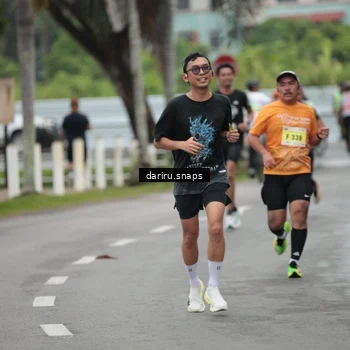 Runner Photo 8554947
