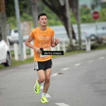 Runner Photo 8555910