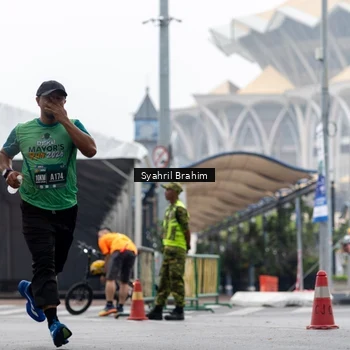 Runner Photo 8555949
