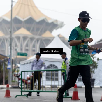 Runner Photo 8556659