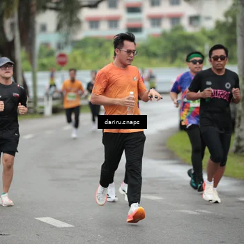 Runner Photo 8557002