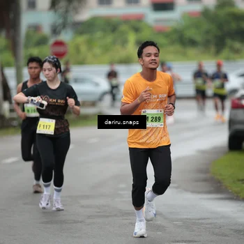 Runner Photo 8557183