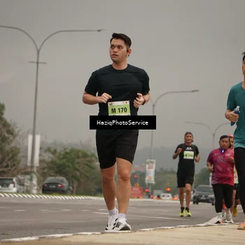 Runner Photo 8557511