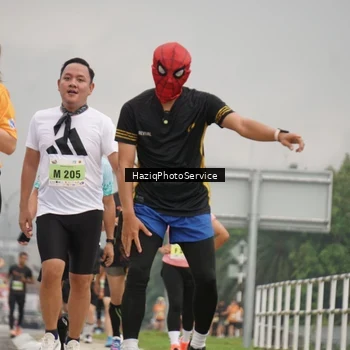 Runner Photo 8557660