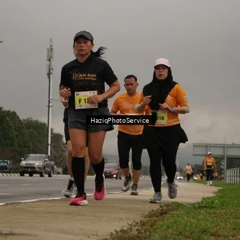 Runner Photo 8557895