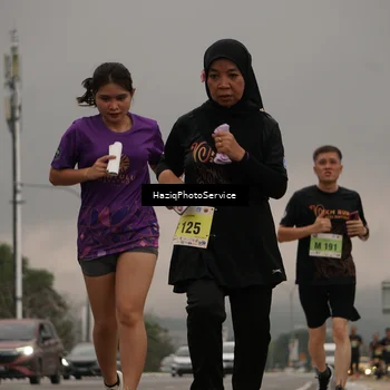 Runner Photo 8558013
