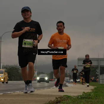Runner Photo 8558039