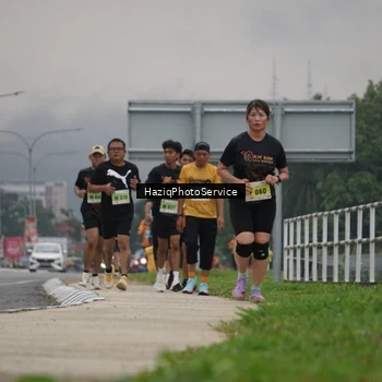 Runner Photo 8558073