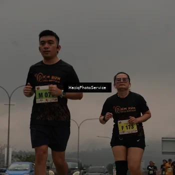 Runner Photo 8558074