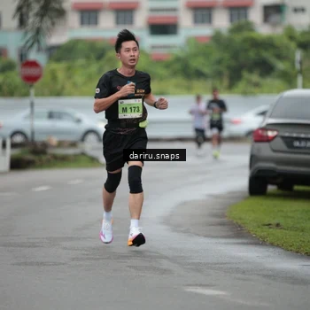 Runner Photo 8558084
